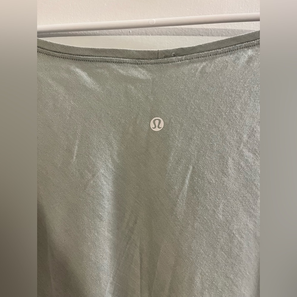 Never worn LuLuLemon Heart Open Long Sleeve. Size 10 - Picture 4 of 8